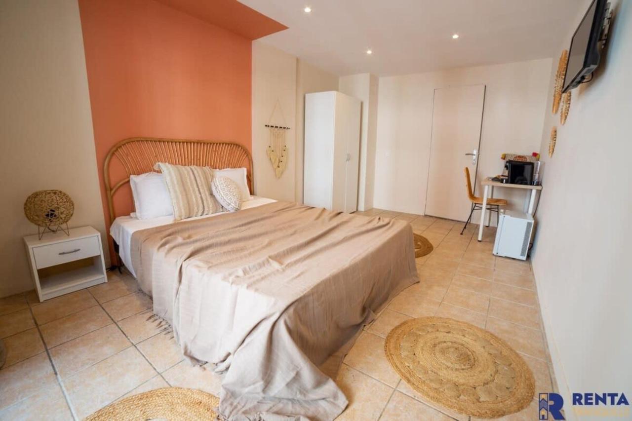 Chambre 1 René Cassinbalconwifimini-frigotv